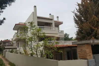 Image de Grande villa calme près de la mer et de l'aéroport