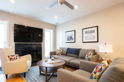 Image de Emplacement! 1 pâté de maisons de Bayshore / Soho / Hyde Park