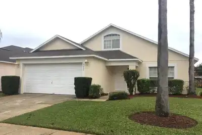 Image de Belle villa 4 chambres / 3 salles de bain dans la belle communauté fermée du lac Berkley