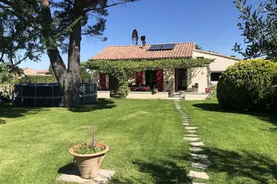 Image de Maison familiale, jardin privé, piscine, proximité commerce, Luberon Provence