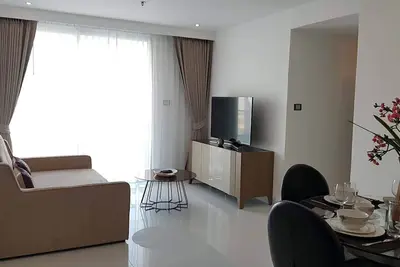 Image de Nouvelle Chambre De Niveau 5 ÉTOILES Avec Vue Sur La Ville Et L'Ocean