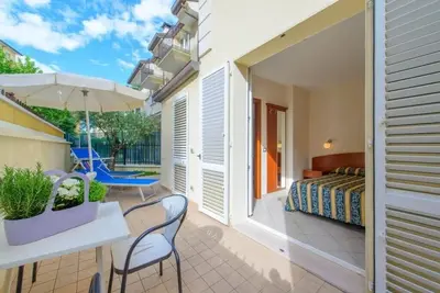 Image de Suite Deux Pieces N ° 1