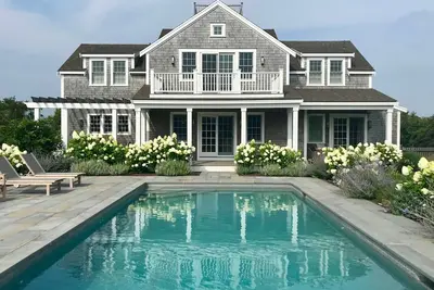 Image de Nouvelle maison avec piscine. . . Promenade vers la plage de Pocomo Point