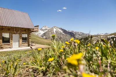 Image de La cabane Bonnie Belle, une cabane moderne / rustique de haute campagne