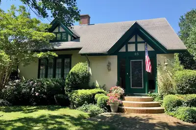 Image de Étapes lointaines de Southampton Village Main Street