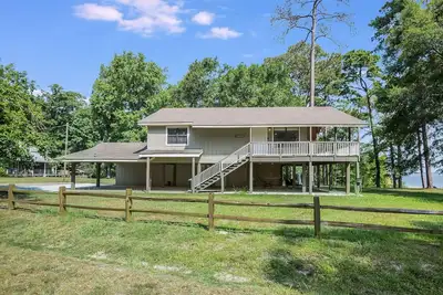 Image de Concord Hills Waterfront Rental