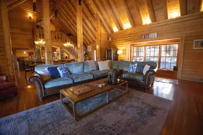 Image de Nouveau - Privé 81 acres de luxe Tahoe Retreat - 7100 pieds carrés avec vue sur la montagne