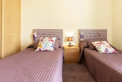 Confortable appartement pour 6 personnes avec climatisation, piscine, Wifi, Tv, patio et parking