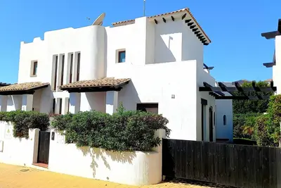 Image de Villa avec jardin, Wifi et télévision en espagnol et anglais