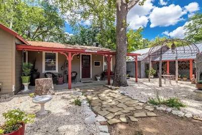 Image de Shopping avec le confort absolu de Siobhain Casita I Chili Roja