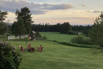 Image de Jacuzzi! Peaceful Country Retreat, à 9 km à l'est de Kalispell, près de Glacier