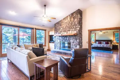 Image de Maison de luxe avec vue sur le lac; Ascenseur: 30 jours min.