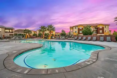 Image de Réservez 3 nuits et obtenez la 4ème demande gratuite pour plus de détails ** Septembre ** | 30 minutes pour Sion! | un tout nouveau