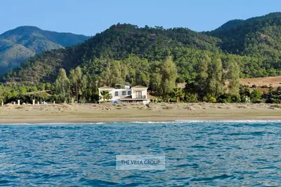 Image de La mer Méditerranée à votre porte! Villa 4 chambres en front de mer