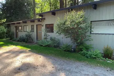 Image de 3bd & 1 study1320sqftHomeWithYard in QuiteNeighborhoodSleeps 8 中文 Espanol