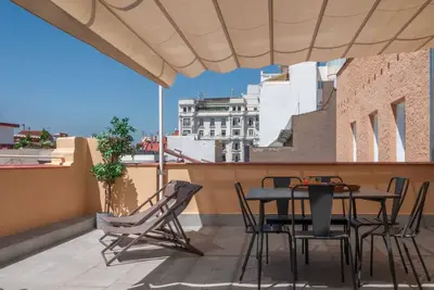 Image de Penthouse de luxe 3 chambres, 3 salles de bains et terrasse sur la rue Gran Via