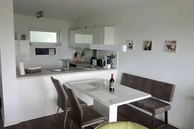 Image de Nouveau: Appartement en bord de mer avec cabine infrarouge et balcon