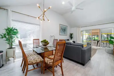 Image de Charmante villa 2br / 2ba avec vue sur le parcours de golf!   Court trajet à la plage!