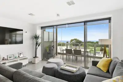 Image de Waterfront Two - Position Perfect * Nouvelle Liste 2019 *