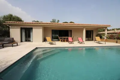 Image de Villa avec piscine chauffée à 10mns de porto vecchio au calme