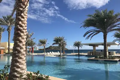 Image de Dawn Beach Club St. Maarten - PREMIÈRE Semaine D'Hiver 7 UNITÉ De Coin De Construction