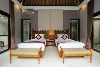 Image de Villa de luxe près de Seminyak avec des espaces de vie spacieux et une piscine privée