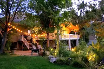 Image de Maison familiale exécutive dans un quartier haut de gamme