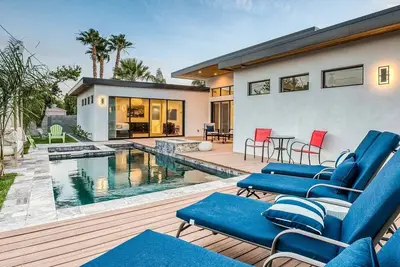 Image de Distance de marche de la vieille ville de Scottsdale! Vie nocturne, restaurants, divertissement à deux pas