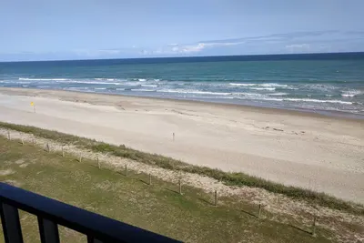 Image de Nouvelle Liste! Rénové 2019! UNITÉ Directe Sur L'Ocean Vue panoramique Vents d'été