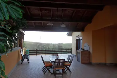 Image de Maison bleue, appartement dans une villa 3 chambres cuisine 2 salons