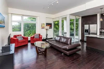 Image de Moderne 1 lit * Spacieux * Propre * 80 m² * 4 couchages * Secure bdg * Parking