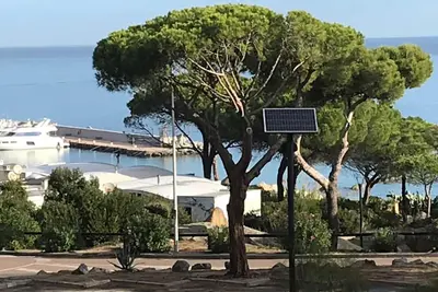 Image de Marina De San Ambroggio:  petite maison très bon standing face mer 150m plage