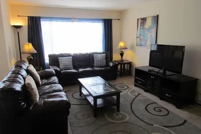 Image de À côté de Rodeo Dr jusqu'à 8 personnes, Wifi