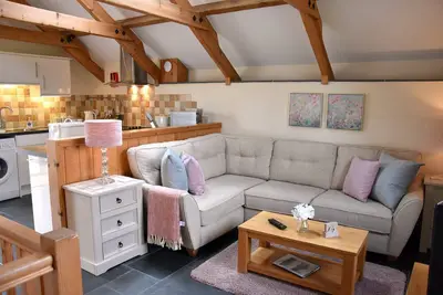 Image de Complexe rural 7 Lux Cottages, Cottage en chĂŞne, Acc Upside Down, Belles Vues