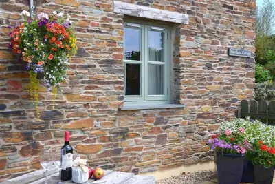 Image de Complexe rural 7 Lux Cottages, Hawthorn Cottage, avec de belles vues sud