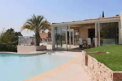 Image de Fréjus : Villa T6 climatisée avec piscine et activités