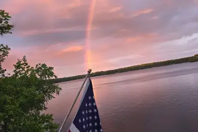 Image de Sky Meadows Cottage sur le lac Medicine