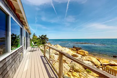 Image de Charmant cottage en bord de mer avec terrasse et vue panoramique!
