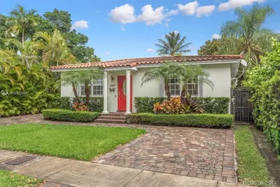 Image de Maison tropicale! 3 chambres / 2 salles de bain Oasis avec piscine!