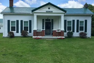 Image de Granny’s House 2 chambres à coucher, 5 miles de l’arche! Bonus chambre avec lit jumeau