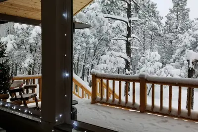 Image de Une Retraite De Luxe! Cabine Dans Les Bois, Construit Sur Mesure