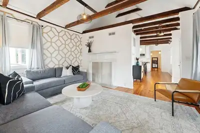 Image de Grand Accommodating Location 10