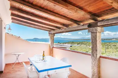 Image de Appartement de vacances avec vue fantastique sur la mer et balcon ; places de parking disponibles