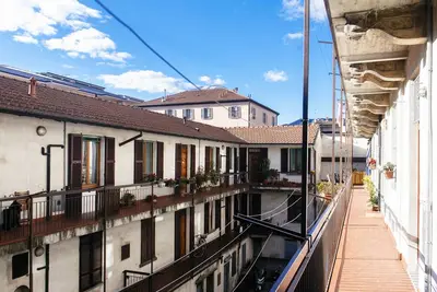 Image de La cour des balcons 2