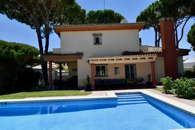 Image de Villa sur deux étages parfaite pour les familles
