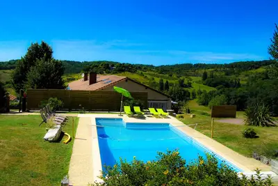 Image de Villa ''Maeltri'' 12  personnes climatisée, piscine chauffée, Spa en option.