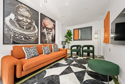 Image de ★ Élégant et nouveau ★ par le Centre C et l'arène de concert ★ Parking privé ★ 5 chambres 3 salles de bain