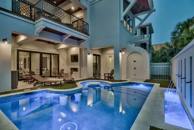 Image de \"Sea E O\" Vues du Golfe! Piscine privée chauffée! Accès à la plage privée! Salle de jeux!