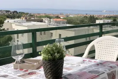 Image de Ams. Appart 2 chambres avec piscine et parking