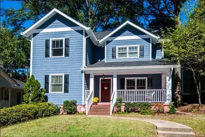 Image de Grand, propre 4 Br dans Plaza Midwood / Chantilly